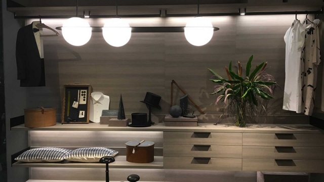 LEMA NEWS 2018 KLEIDERSCHRANK ATRIUM Design by Piero Lissoni