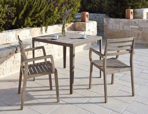 Stella-Holzstühle-teak-ethimo-outdoor