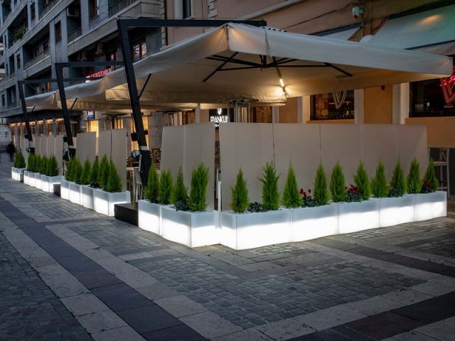 slide-prive-mobile Raumteilung Abtrennung trennwände Spuckschutzwänden COVID-19 Infektions schutzmaßnahmen für Gastronomie 3