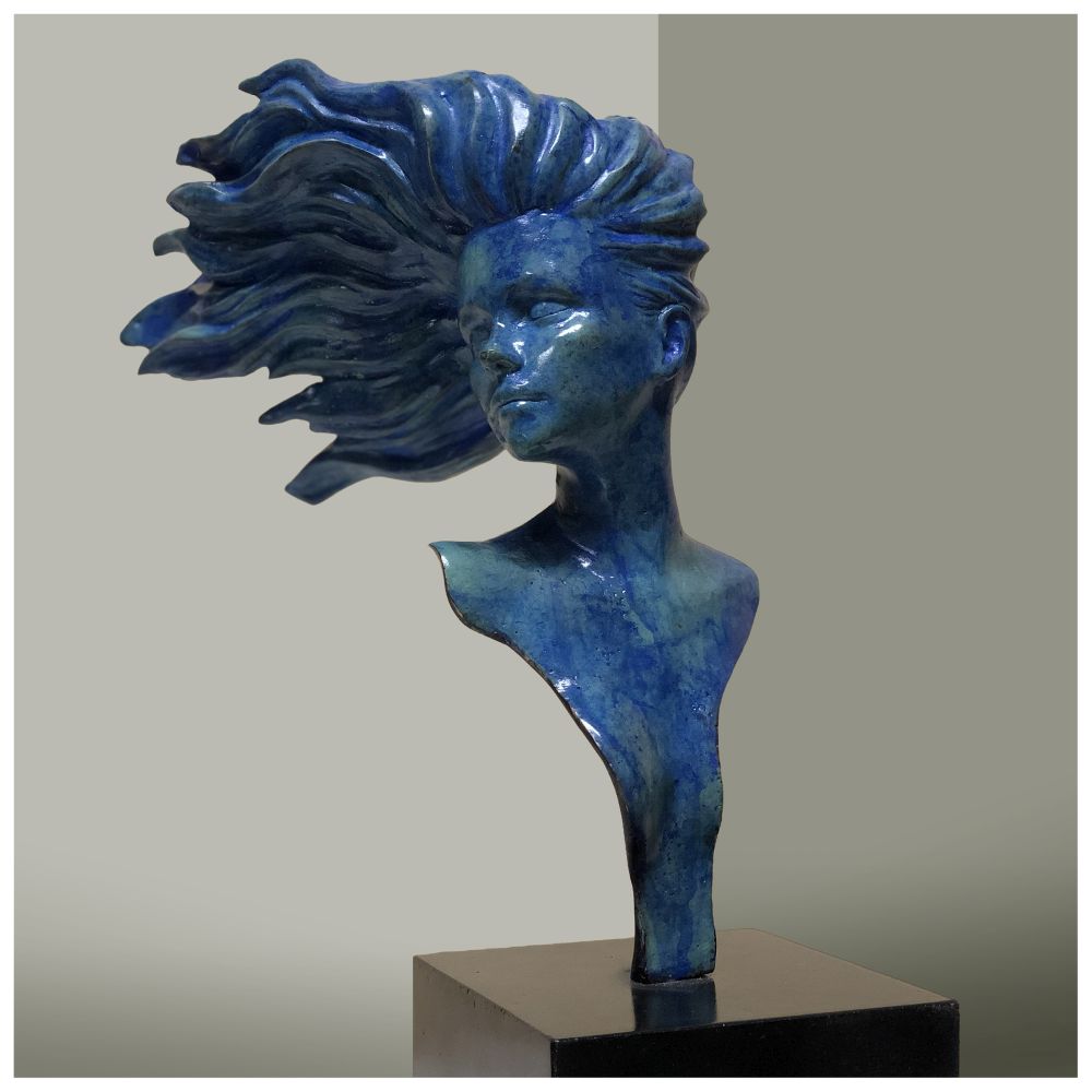 Reiter, Handwerkskunst, Reiterfigur aus Bronze, Bronzeobjekte, Menschfigur | Fonderie_Artistiche_Ruocco_BLAUE_BÜSTE_IM_WIND_zeitgenössisch_bronzestatue_menschfiguren_bronze_mit_chromatischer_applikation_Kunsthandwerke