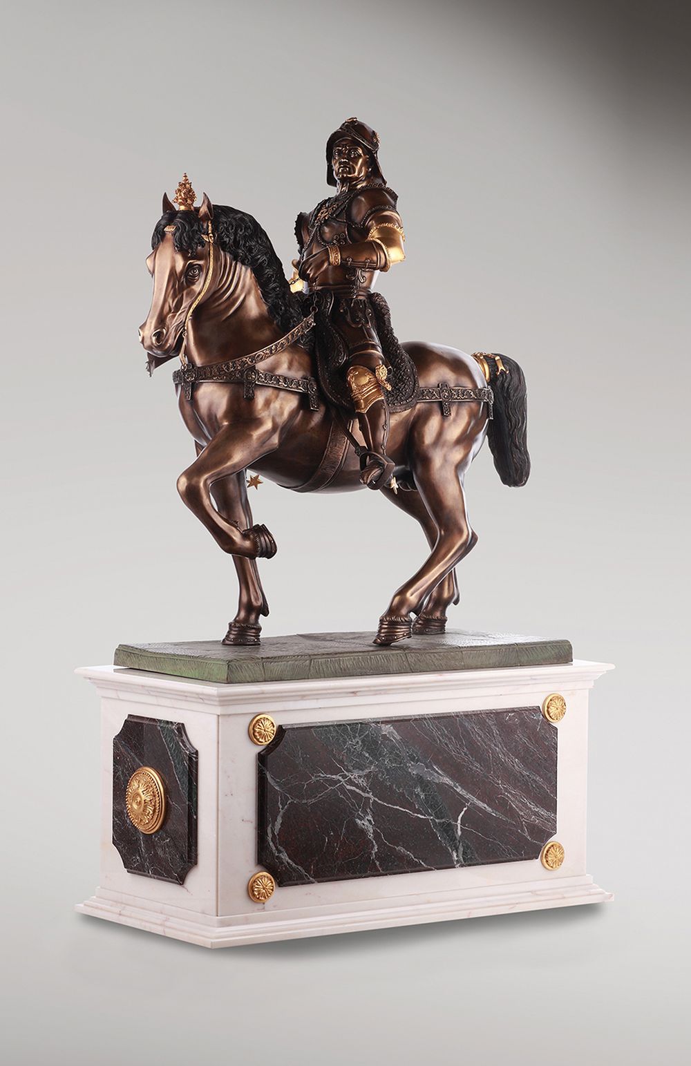 COLLEONI_klassische_bronzestatuen_reiter_zweifarbige_bronzepatina_und_blattgold_Kunsthandwerke | Fonderie_Artistiche_Ruocco_COLLEONI_klassische_bronzestatuen_reiter_zweifarbige_bronzepatina_und_blattgold_Kunsthandwerke