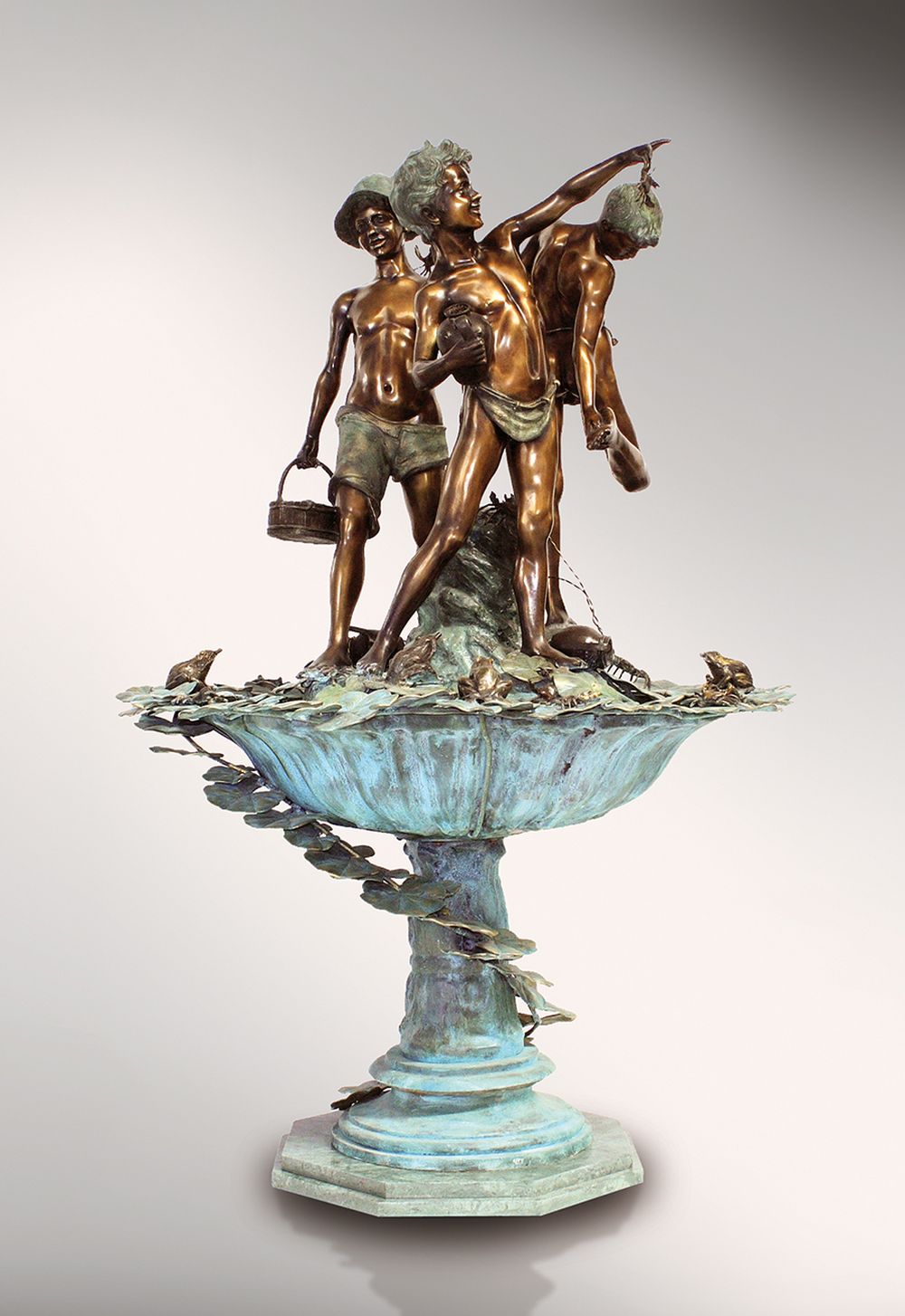 FISCHERBRUNNEN_klassische_brunnen_bronzebrunnen_bronze_und_gruene_patina_Kunsthandwerke | Fonderie_Artistiche_Ruocco_FISCHERBRUNNEN_klassische_brunnen_bronzebrunnen_bronze_und_grüne_patina_Kunsthandwerke