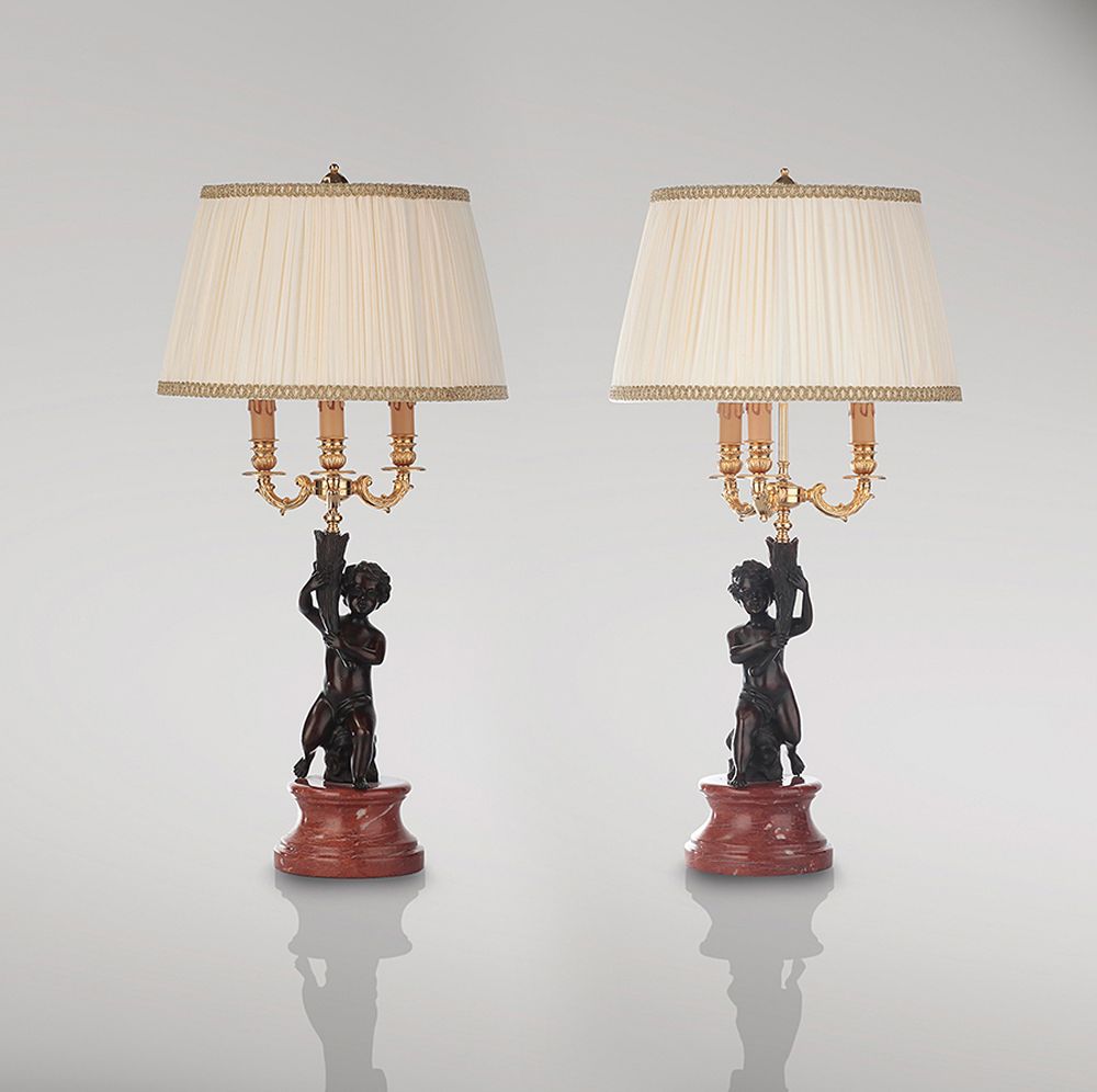 PUTTENPAR_MIT_LAMPENSCHIRM_klassische_lampen_leuchten_patina_500_Kunsthandwerke | Fonderie_Artistiche_Ruocco_PUTTENPAR_MIT_LAMPENSCHIRM_klassische_lampen_leuchten_patina_500_Kunsthandwerke