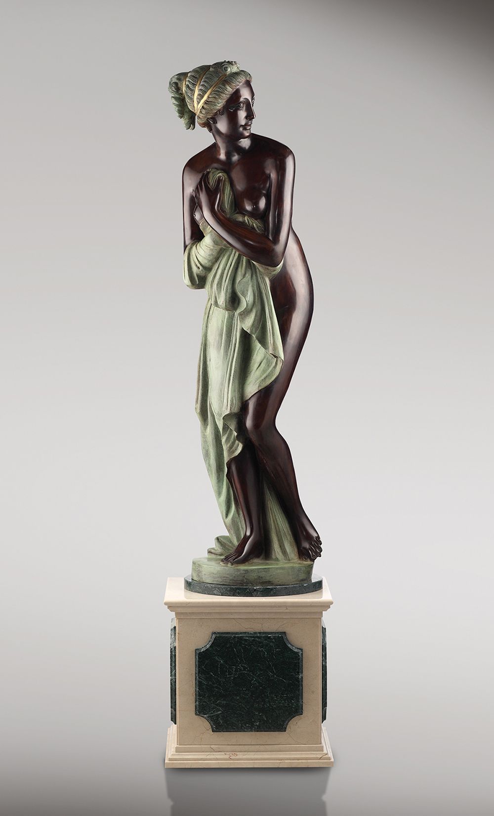 VENUS_VON_CANOVA_klassische_bronzestatuen_menschfiguren_patina_500_und_gruen_kunsthandwerke | Fonderie_Artistiche_Ruocco_VENUS_VON_CANOVA_klassische_bronzestatuen_menschfiguren_patina_500_und_grün_kunsthandwerke