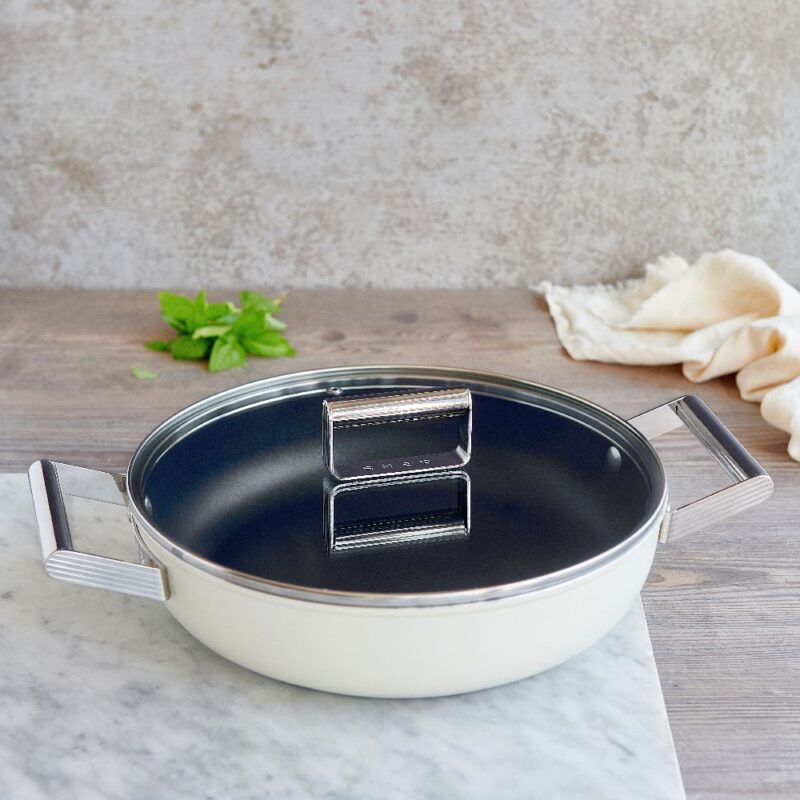 Smeg Kochgeschirr Kollektion Töpfe und Pfannen Bratpfannen Crem Rot Schwarz 11