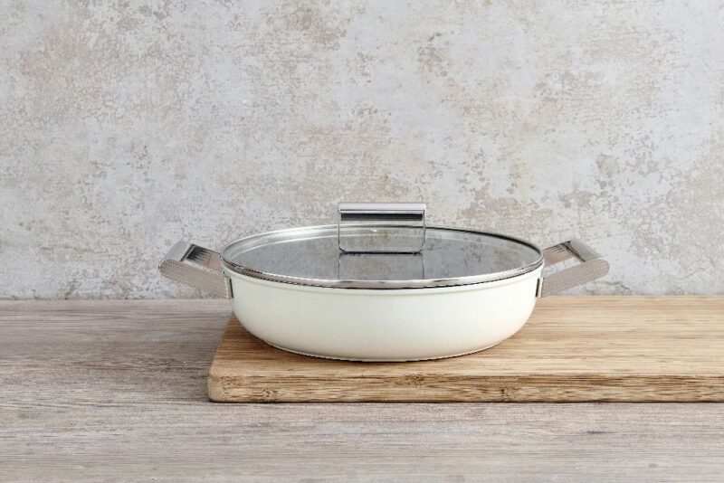 Smeg Kochgeschirr Kollektion Töpfe und Pfannen Bratpfannen Crem Rot Schwarz 10
